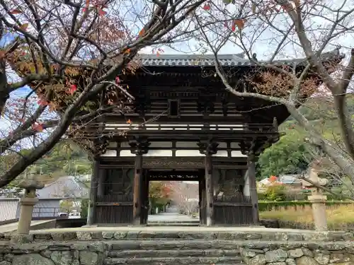 長保寺の山門