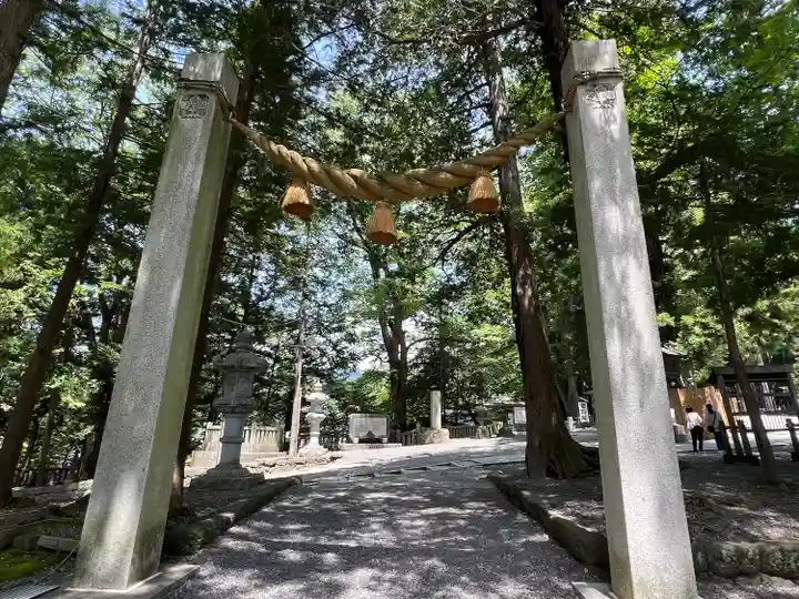 諏訪大社下社秋宮(長野県)