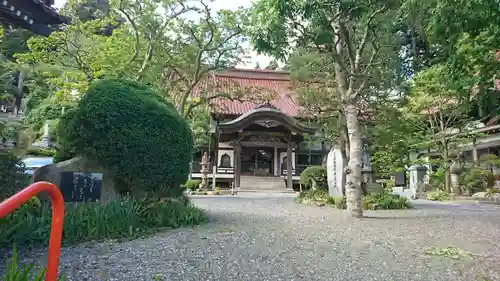 観音寺の本殿