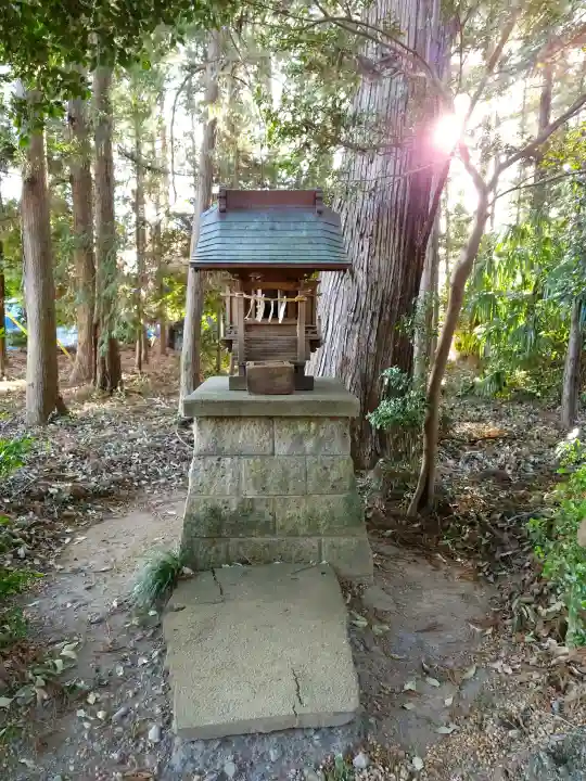 菅谷神社の{uncategorized: "未分類", other: "その他", undefined: "問題あり", building: "その他建物", grave: "お墓", sacred_gate: "鳥居", guardian: "狛犬", statue: "像", buddha: "仏像", history: "歴史", nature: "自然", garden: "庭園", animal: "動物", pagoda: "塔", temizu: "手水舎", mountain_gate: "山門・神門", sanctuary: "本殿・本堂", subordinate: "末社・摂社", art: "芸術", scenery: "景色", jizo: "地蔵", ema: "絵馬", goshuin: "御朱印", omikuji: "おみくじ", items: "授与品その他", amulet: "お守り", goshuincho: "御朱印帳", eats: "食事", festival: "お祭り", votive_dance: "神楽", shichigosan: "七五三参", wedding: "結婚式", experience: "体験その他", initially: "初詣", around: "周辺", anti_infection: "感染症対策"}