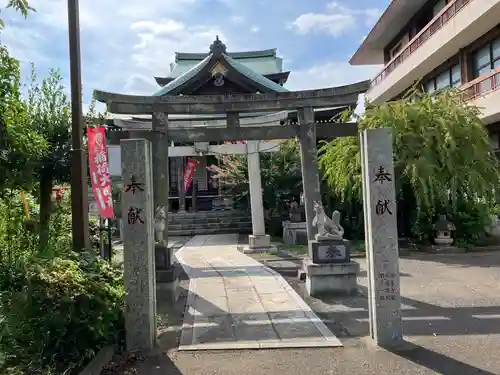 正宗稲荷大明神の鳥居