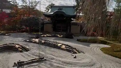 高台寺（高台寿聖禅寺・高臺寺）の{uncategorized: "未分類", other: "その他", undefined: "問題あり", building: "その他建物", grave: "お墓", sacred_gate: "鳥居", guardian: "狛犬", statue: "像", buddha: "仏像", history: "歴史", nature: "自然", garden: "庭園", animal: "動物", pagoda: "塔", temizu: "手水舎", mountain_gate: "山門・神門", sanctuary: "本殿・本堂", subordinate: "末社・摂社", art: "芸術", scenery: "景色", jizo: "地蔵", ema: "絵馬", goshuin: "御朱印", omikuji: "おみくじ", items: "授与品その他", amulet: "お守り", goshuincho: "御朱印帳", eats: "食事", festival: "お祭り", votive_dance: "神楽", shichigosan: "七五三参", wedding: "結婚式", experience: "体験その他", initially: "初詣", around: "周辺", anti_infection: "感染症対策"}