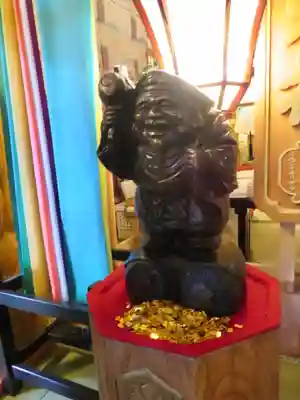 中之嶽神社の像