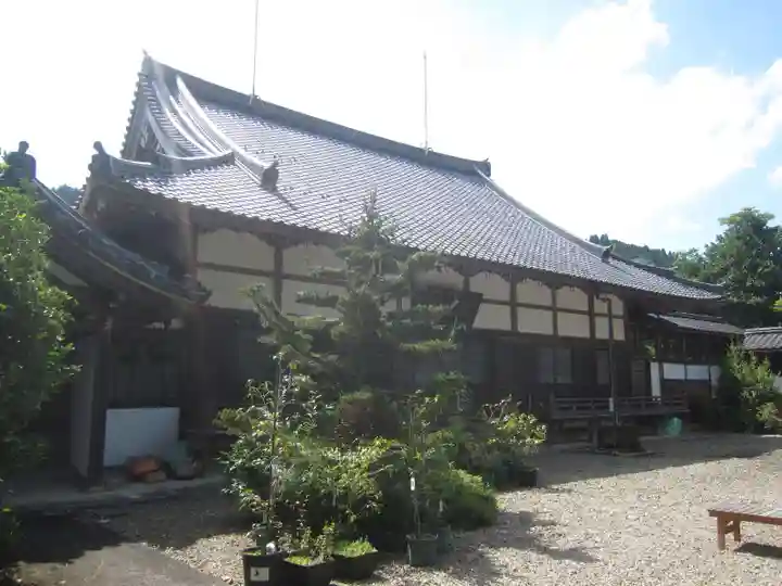 興雲寺の本殿・本堂