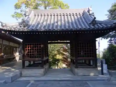 艮神社の山門・神門