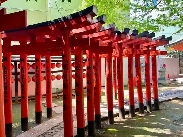 豊栄稲荷神社の{uncategorized: "未分類", other: "その他", undefined: "問題あり", building: "その他建物", grave: "お墓", sacred_gate: "鳥居", guardian: "狛犬", statue: "像", buddha: "仏像", history: "歴史", nature: "自然", garden: "庭園", animal: "動物", pagoda: "塔", temizu: "手水舎", mountain_gate: "山門・神門", sanctuary: "本殿・本堂", subordinate: "末社・摂社", art: "芸術", scenery: "景色", jizo: "地蔵", ema: "絵馬", goshuin: "御朱印", omikuji: "おみくじ", items: "授与品その他", amulet: "お守り", goshuincho: "御朱印帳", eats: "食事", festival: "お祭り", votive_dance: "神楽", shichigosan: "七五三参", wedding: "結婚式", experience: "体験その他", initially: "初詣", around: "周辺", anti_infection: "感染症対策"}