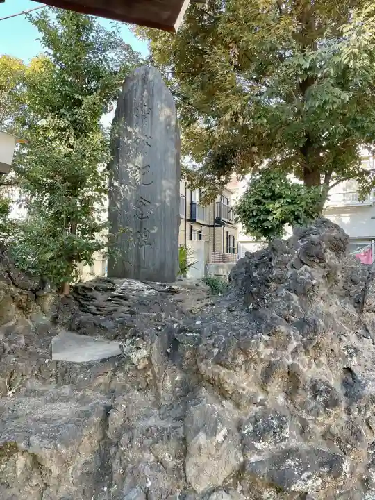 新宿下落合氷川神社の{uncategorized: "未分類", other: "その他", undefined: "問題あり", building: "その他建物", grave: "お墓", sacred_gate: "鳥居", guardian: "狛犬", statue: "像", buddha: "仏像", history: "歴史", nature: "自然", garden: "庭園", animal: "動物", pagoda: "塔", temizu: "手水舎", mountain_gate: "山門・神門", sanctuary: "本殿・本堂", subordinate: "末社・摂社", art: "芸術", scenery: "景色", jizo: "地蔵", ema: "絵馬", goshuin: "御朱印", omikuji: "おみくじ", items: "授与品その他", amulet: "お守り", goshuincho: "御朱印帳", eats: "食事", festival: "お祭り", votive_dance: "神楽", shichigosan: "七五三参", wedding: "結婚式", experience: "体験その他", initially: "初詣", around: "周辺", anti_infection: "感染症対策"}