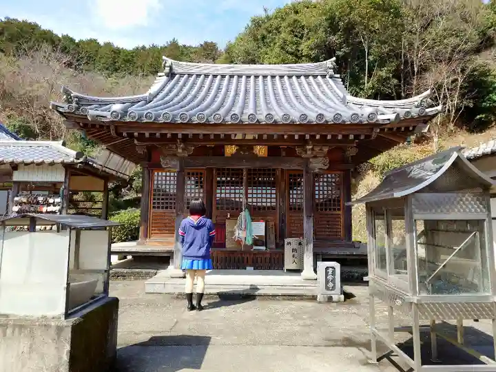 童学寺の本殿・本堂