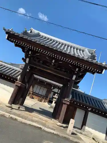 信光寺の山門・神門