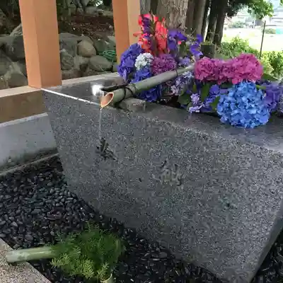 高司神社〜むすびの神の鎮まる社〜の手水舎