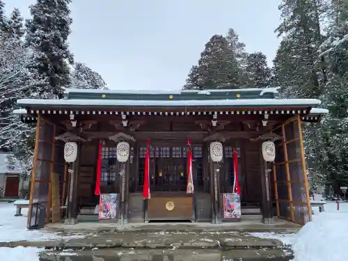 伊佐須美神社の{uncategorized: "未分類", other: "その他", undefined: "問題あり", building: "その他建物", grave: "お墓", sacred_gate: "鳥居", guardian: "狛犬", statue: "像", buddha: "仏像", history: "歴史", nature: "自然", garden: "庭園", animal: "動物", pagoda: "塔", temizu: "手水舎", mountain_gate: "山門・神門", sanctuary: "本殿・本堂", subordinate: "末社・摂社", art: "芸術", scenery: "景色", jizo: "地蔵", ema: "絵馬", goshuin: "御朱印", omikuji: "おみくじ", items: "授与品その他", amulet: "お守り", goshuincho: "御朱印帳", eats: "食事", festival: "お祭り", votive_dance: "神楽", shichigosan: "七五三参", wedding: "結婚式", experience: "体験その他", initially: "初詣", around: "周辺", anti_infection: "感染症対策"}