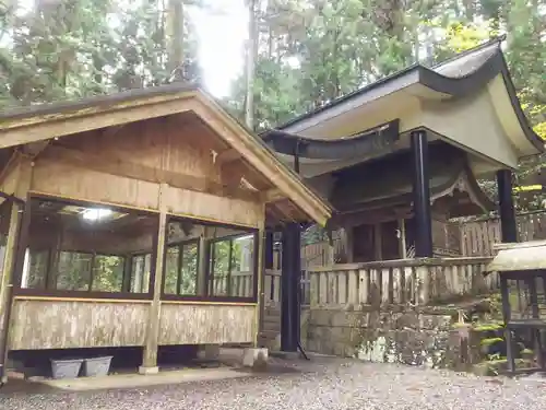 根道神社の本殿