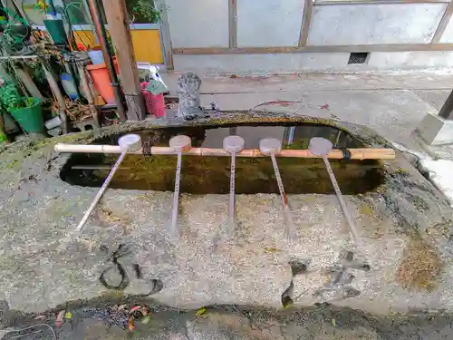 綿神社の手水舎