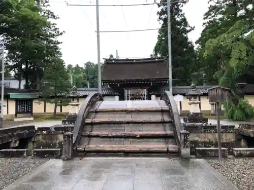 多賀大社の本殿・本堂