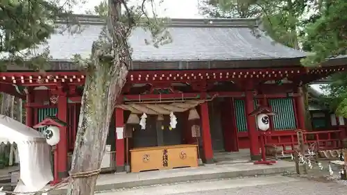 生島足島神社の本殿