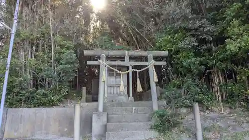 神社（名称不明）の鳥居