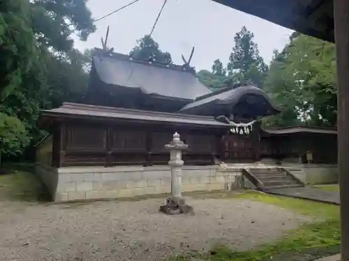 豊満神社の本殿