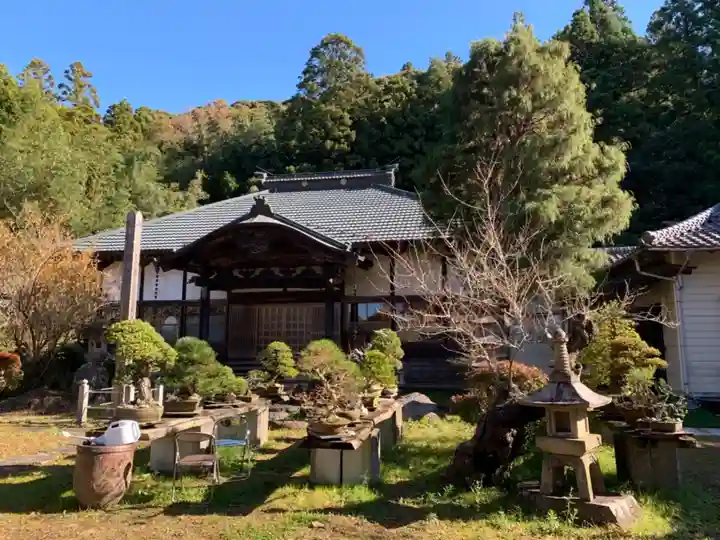 満藏寺の本殿・本堂