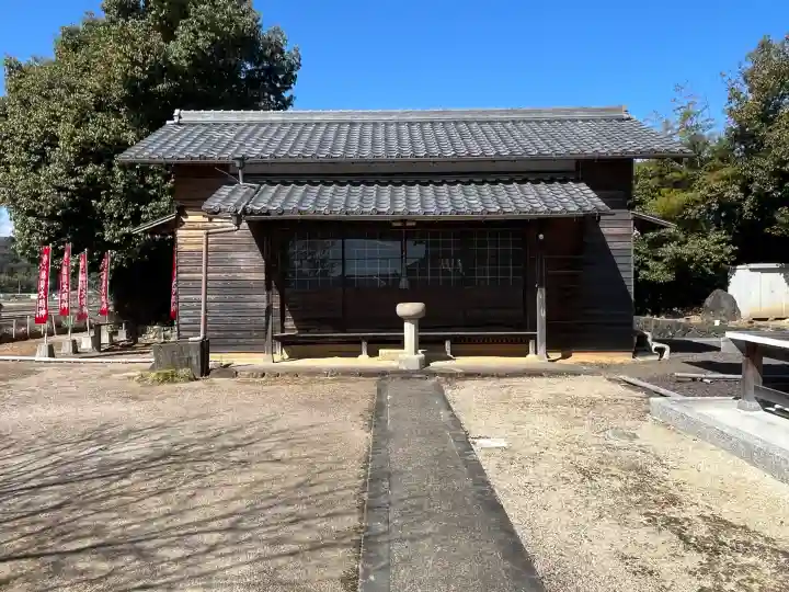 凉樹院の{uncategorized: "未分類", other: "その他", undefined: "問題あり", building: "その他建物", grave: "お墓", sacred_gate: "鳥居", guardian: "狛犬", statue: "像", buddha: "仏像", history: "歴史", nature: "自然", garden: "庭園", animal: "動物", pagoda: "塔", temizu: "手水舎", mountain_gate: "山門・神門", sanctuary: "本殿・本堂", subordinate: "末社・摂社", art: "芸術", scenery: "景色", jizo: "地蔵", ema: "絵馬", goshuin: "御朱印", omikuji: "おみくじ", items: "授与品その他", amulet: "お守り", goshuincho: "御朱印帳", eats: "食事", festival: "お祭り", votive_dance: "神楽", shichigosan: "七五三参", wedding: "結婚式", experience: "体験その他", initially: "初詣", around: "周辺", anti_infection: "感染症対策"}