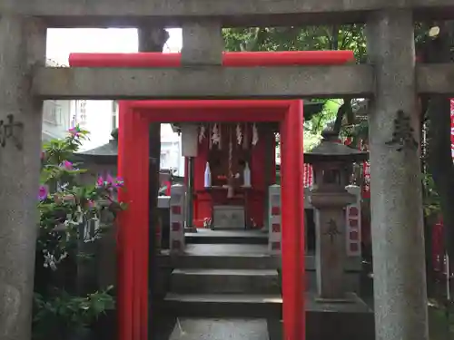 隆栄稲荷神社の鳥居