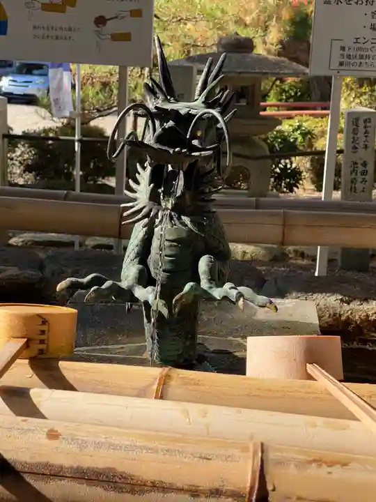 建部大社の手水舎