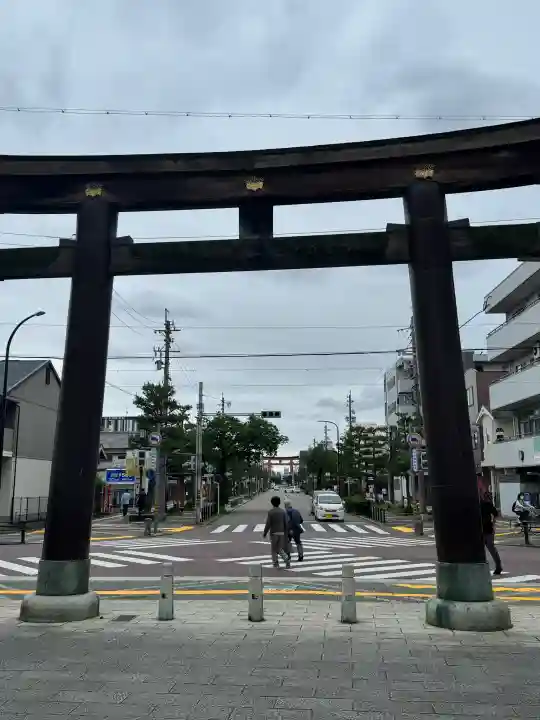 豊國神社の{uncategorized: "未分類", other: "その他", undefined: "問題あり", building: "その他建物", grave: "お墓", sacred_gate: "鳥居", guardian: "狛犬", statue: "像", buddha: "仏像", history: "歴史", nature: "自然", garden: "庭園", animal: "動物", pagoda: "塔", temizu: "手水舎", mountain_gate: "山門・神門", sanctuary: "本殿・本堂", subordinate: "末社・摂社", art: "芸術", scenery: "景色", jizo: "地蔵", ema: "絵馬", goshuin: "御朱印", omikuji: "おみくじ", items: "授与品その他", amulet: "お守り", goshuincho: "御朱印帳", eats: "食事", festival: "お祭り", votive_dance: "神楽", shichigosan: "七五三参", wedding: "結婚式", experience: "体験その他", initially: "初詣", around: "周辺", anti_infection: "感染症対策"}