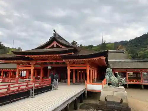 厳島神社の本殿