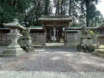 日枝神社 (甲南町稗谷)の{uncategorized: "未分類", other: "その他", undefined: "問題あり", building: "その他建物", grave: "お墓", sacred_gate: "鳥居", guardian: "狛犬", statue: "像", buddha: "仏像", history: "歴史", nature: "自然", garden: "庭園", animal: "動物", pagoda: "塔", temizu: "手水舎", mountain_gate: "山門・神門", sanctuary: "本殿・本堂", subordinate: "末社・摂社", art: "芸術", scenery: "景色", jizo: "地蔵", ema: "絵馬", goshuin: "御朱印", omikuji: "おみくじ", items: "授与品その他", amulet: "お守り", goshuincho: "御朱印帳", eats: "食事", festival: "お祭り", votive_dance: "神楽", shichigosan: "七五三参", wedding: "結婚式", experience: "体験その他", initially: "初詣", around: "周辺", anti_infection: "感染症対策"}