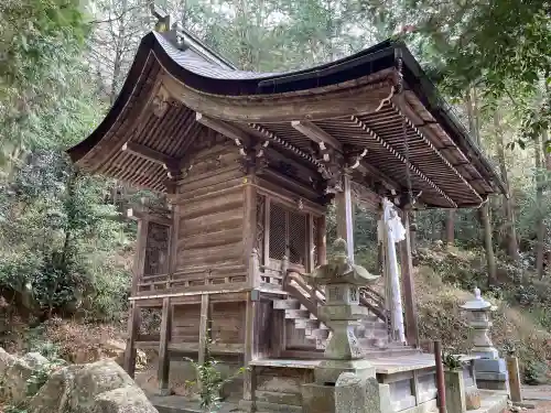 諏訪神社の{uncategorized: "未分類", other: "その他", undefined: "問題あり", building: "その他建物", grave: "お墓", sacred_gate: "鳥居", guardian: "狛犬", statue: "像", buddha: "仏像", history: "歴史", nature: "自然", garden: "庭園", animal: "動物", pagoda: "塔", temizu: "手水舎", mountain_gate: "山門・神門", sanctuary: "本殿・本堂", subordinate: "末社・摂社", art: "芸術", scenery: "景色", jizo: "地蔵", ema: "絵馬", goshuin: "御朱印", omikuji: "おみくじ", items: "授与品その他", amulet: "お守り", goshuincho: "御朱印帳", eats: "食事", festival: "お祭り", votive_dance: "神楽", shichigosan: "七五三参", wedding: "結婚式", experience: "体験その他", initially: "初詣", around: "周辺", anti_infection: "感染症対策"}