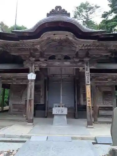 極楽寺の本殿