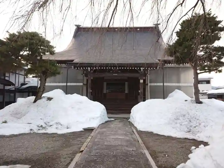 西光寺の本殿・本堂