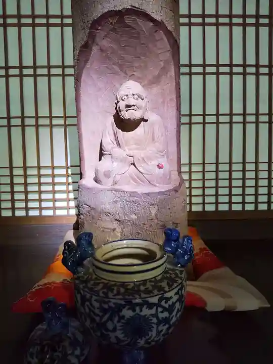 吸湖山 青岸寺の像