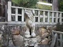 宇波西神社の狛犬