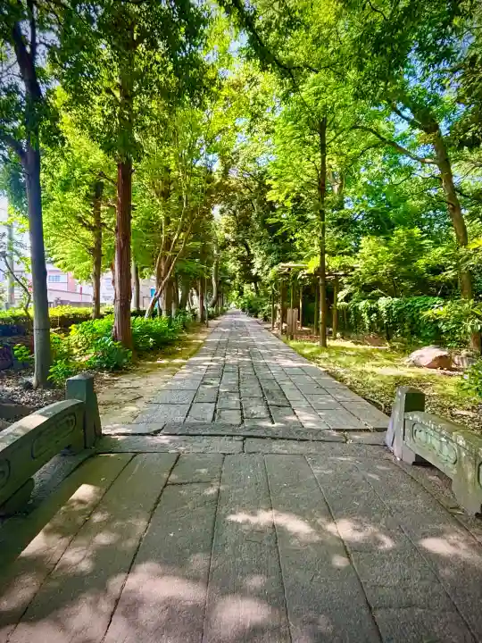 越ヶ谷久伊豆神社の{uncategorized: "未分類", other: "その他", undefined: "問題あり", building: "その他建物", grave: "お墓", sacred_gate: "鳥居", guardian: "狛犬", statue: "像", buddha: "仏像", history: "歴史", nature: "自然", garden: "庭園", animal: "動物", pagoda: "塔", temizu: "手水舎", mountain_gate: "山門・神門", sanctuary: "本殿・本堂", subordinate: "末社・摂社", art: "芸術", scenery: "景色", jizo: "地蔵", ema: "絵馬", goshuin: "御朱印", omikuji: "おみくじ", items: "授与品その他", amulet: "お守り", goshuincho: "御朱印帳", eats: "食事", festival: "お祭り", votive_dance: "神楽", shichigosan: "七五三参", wedding: "結婚式", experience: "体験その他", initially: "初詣", around: "周辺", anti_infection: "感染症対策"}