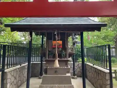 栄誉権現社の{uncategorized: "未分類", other: "その他", undefined: "問題あり", building: "その他建物", grave: "お墓", sacred_gate: "鳥居", guardian: "狛犬", statue: "像", buddha: "仏像", history: "歴史", nature: "自然", garden: "庭園", animal: "動物", pagoda: "塔", temizu: "手水舎", mountain_gate: "山門・神門", sanctuary: "本殿・本堂", subordinate: "末社・摂社", art: "芸術", scenery: "景色", jizo: "地蔵", ema: "絵馬", goshuin: "御朱印", omikuji: "おみくじ", items: "授与品その他", amulet: "お守り", goshuincho: "御朱印帳", eats: "食事", festival: "お祭り", votive_dance: "神楽", shichigosan: "七五三参", wedding: "結婚式", experience: "体験その他", initially: "初詣", around: "周辺", anti_infection: "感染症対策"}