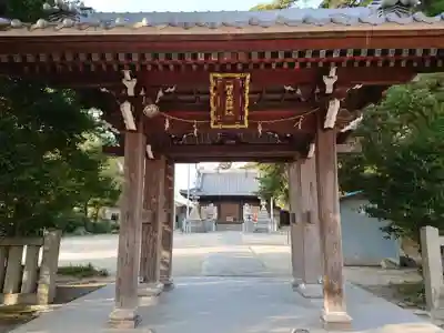 糟目犬頭神社の山門・神門