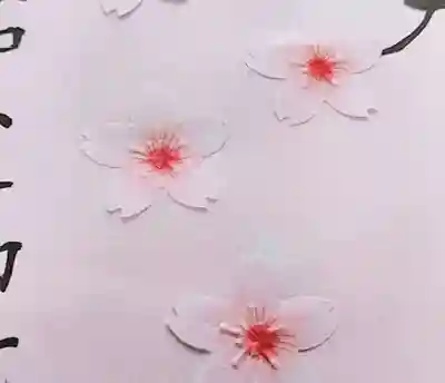 花びら一枚一枚をエンボス加工して張り付けています