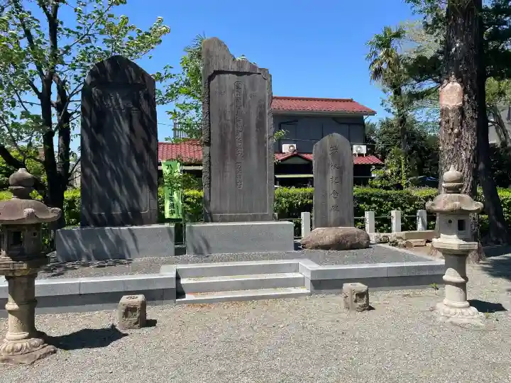 稲荷社の{uncategorized: "未分類", other: "その他", undefined: "問題あり", building: "その他建物", grave: "お墓", sacred_gate: "鳥居", guardian: "狛犬", statue: "像", buddha: "仏像", history: "歴史", nature: "自然", garden: "庭園", animal: "動物", pagoda: "塔", temizu: "手水舎", mountain_gate: "山門・神門", sanctuary: "本殿・本堂", subordinate: "末社・摂社", art: "芸術", scenery: "景色", jizo: "地蔵", ema: "絵馬", goshuin: "御朱印", omikuji: "おみくじ", items: "授与品その他", amulet: "お守り", goshuincho: "御朱印帳", eats: "食事", festival: "お祭り", votive_dance: "神楽", shichigosan: "七五三参", wedding: "結婚式", experience: "体験その他", initially: "初詣", around: "周辺", anti_infection: "感染症対策"}