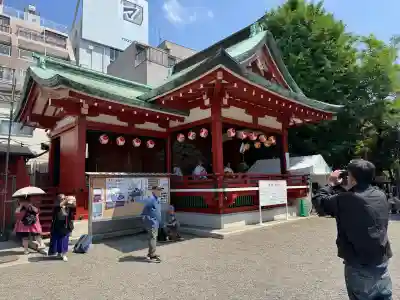 浅草神社の{uncategorized: "未分類", other: "その他", undefined: "問題あり", building: "その他建物", grave: "お墓", sacred_gate: "鳥居", guardian: "狛犬", statue: "像", buddha: "仏像", history: "歴史", nature: "自然", garden: "庭園", animal: "動物", pagoda: "塔", temizu: "手水舎", mountain_gate: "山門・神門", sanctuary: "本殿・本堂", subordinate: "末社・摂社", art: "芸術", scenery: "景色", jizo: "地蔵", ema: "絵馬", goshuin: "御朱印", omikuji: "おみくじ", items: "授与品その他", amulet: "お守り", goshuincho: "御朱印帳", eats: "食事", festival: "お祭り", votive_dance: "神楽", shichigosan: "七五三参", wedding: "結婚式", experience: "体験その他", initially: "初詣", around: "周辺", anti_infection: "感染症対策"}