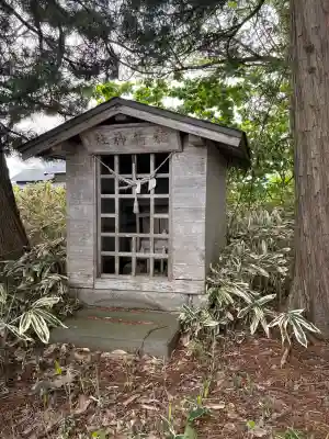 旭川神社の{uncategorized: "未分類", other: "その他", undefined: "問題あり", building: "その他建物", grave: "お墓", sacred_gate: "鳥居", guardian: "狛犬", statue: "像", buddha: "仏像", history: "歴史", nature: "自然", garden: "庭園", animal: "動物", pagoda: "塔", temizu: "手水舎", mountain_gate: "山門・神門", sanctuary: "本殿・本堂", subordinate: "末社・摂社", art: "芸術", scenery: "景色", jizo: "地蔵", ema: "絵馬", goshuin: "御朱印", omikuji: "おみくじ", items: "授与品その他", amulet: "お守り", goshuincho: "御朱印帳", eats: "食事", festival: "お祭り", votive_dance: "神楽", shichigosan: "七五三参", wedding: "結婚式", experience: "体験その他", initially: "初詣", around: "周辺", anti_infection: "感染症対策"}