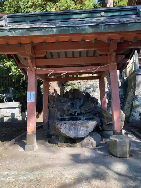 小国両神社の手水舎