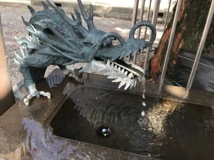 諏訪神社の手水舎