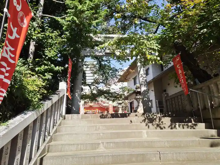 玉造稲荷神社の鳥居