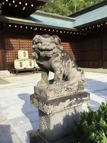 山梨縣護國神社の狛犬