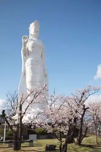 韮崎平和観音(山梨県)