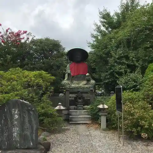 霊巌寺の地蔵