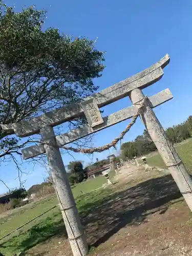 横浜神社の鳥居