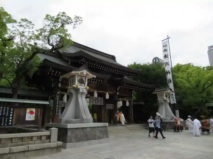湊川神社の山門・神門