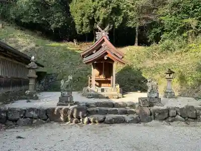 眞名井神社の{uncategorized: "未分類", other: "その他", undefined: "問題あり", building: "その他建物", grave: "お墓", sacred_gate: "鳥居", guardian: "狛犬", statue: "像", buddha: "仏像", history: "歴史", nature: "自然", garden: "庭園", animal: "動物", pagoda: "塔", temizu: "手水舎", mountain_gate: "山門・神門", sanctuary: "本殿・本堂", subordinate: "末社・摂社", art: "芸術", scenery: "景色", jizo: "地蔵", ema: "絵馬", goshuin: "御朱印", omikuji: "おみくじ", items: "授与品その他", amulet: "お守り", goshuincho: "御朱印帳", eats: "食事", festival: "お祭り", votive_dance: "神楽", shichigosan: "七五三参", wedding: "結婚式", experience: "体験その他", initially: "初詣", around: "周辺", anti_infection: "感染症対策"}