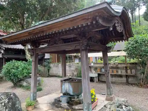 真勝寺の手水舎